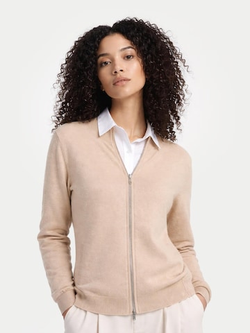 GOBI Cashmere - Cárdigan 'Women's Essential Cashmere Full-Zip Cardigan' en beige: frente