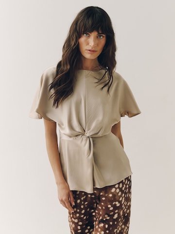Next Bluse i guld: forside