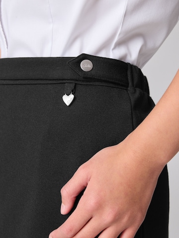CLARKS Skirt in Black