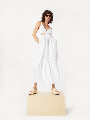 Robe d’été Abercrombie & Fitch en blanc