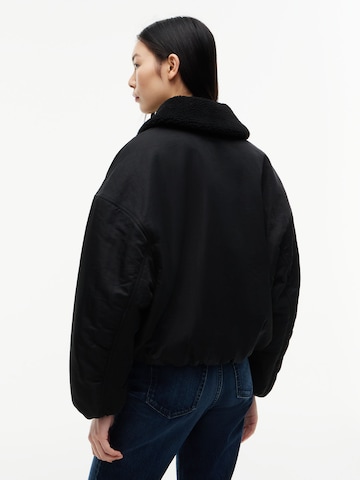 Geacă de primăvară-toamnă de la Tommy Jeans pe negru