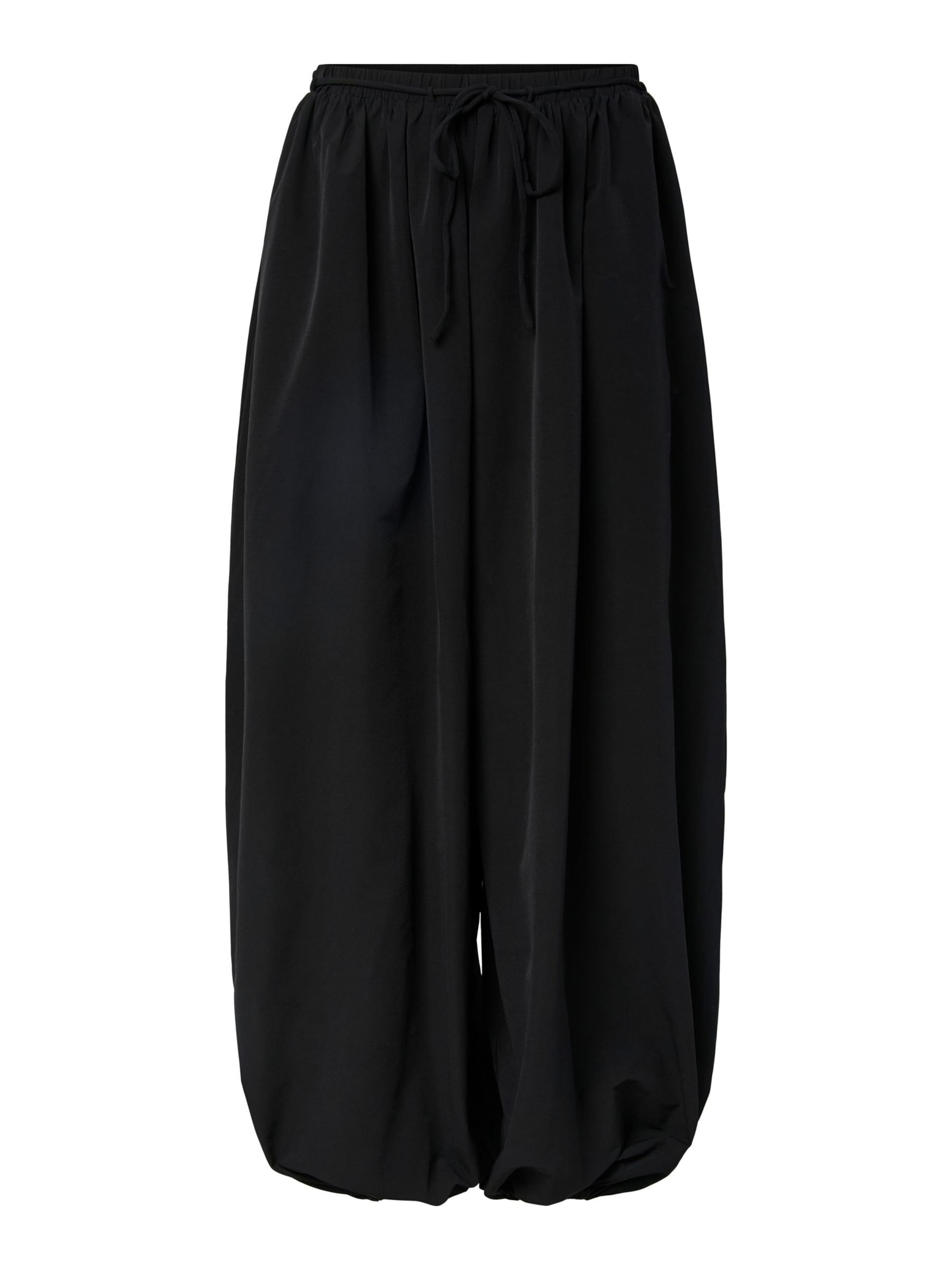 Pantaloni in 38 YAS di colore nero, Visualizzazione prodotti
