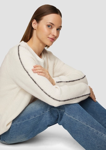 s.Oliver Strickjacke in Beige