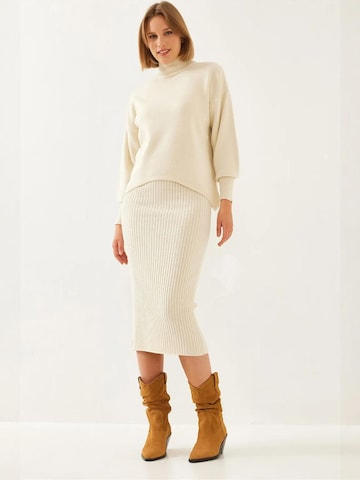 Bianco Lucci Suit in Beige