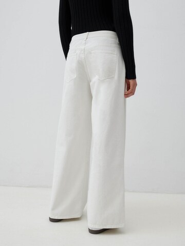 regular Jeans 'Tilda' di ABOUT YOU x Marie von Behrens in bianco