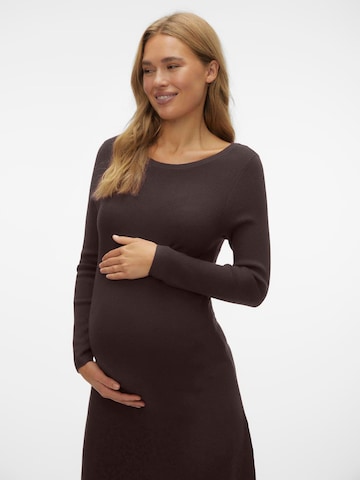 Robes en maille 'VMMNancy' Vero Moda Maternity en marron