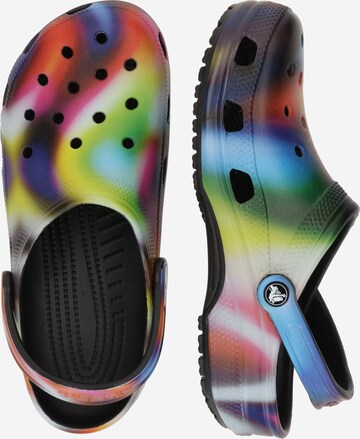 Clogs 'Classic' di Crocs in colori misti