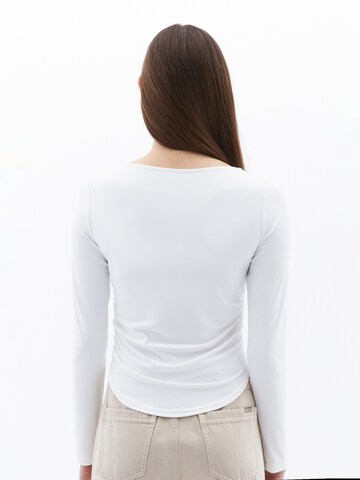 T-shirt OXXO en blanc
