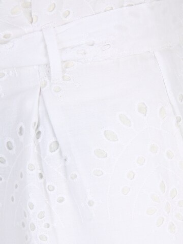 Missguided Petite Normální Kalhoty se sklady v pase – bílá