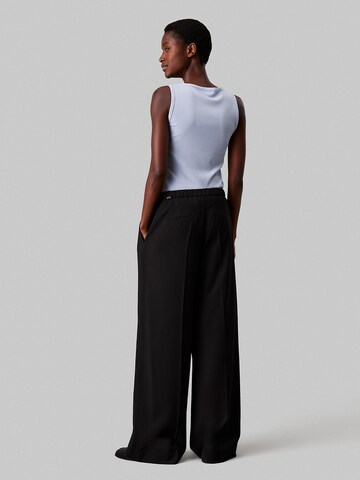 Wide Leg Pantalon à pince Calvin Klein en noir