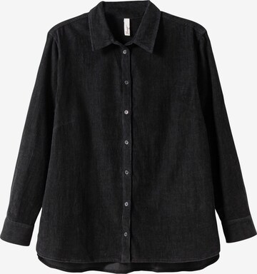 SHEEGO Blouse in Black: front