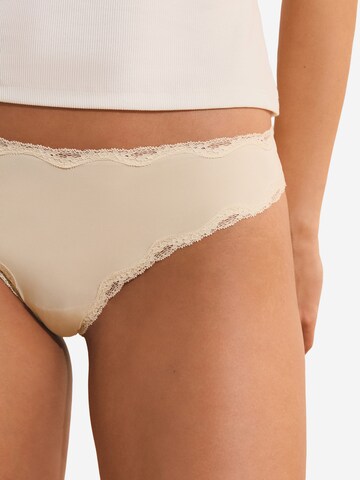 String ETAM en beige