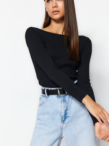 Trendyol - Camiseta en negro