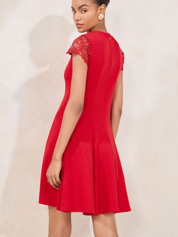 Robe de cocktail Lipsy en rouge