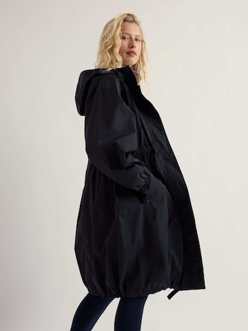 Seasalt Cornwall Toiminnallinen pitkä takki 'Skyllen' värissä sininen