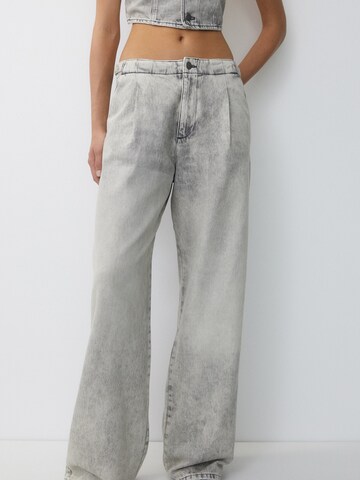 Pull&Bear Wide Leg Jeans med lægfolder i grå: forside