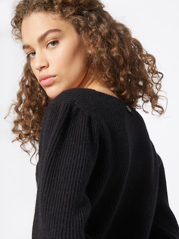 Twinset Sweter w kolorze czarny