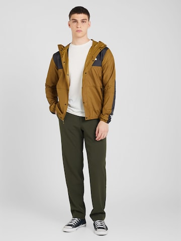 THE NORTH FACE Sportshirt 'TOPOGRAPHIC FOUNDATION' in Weiß