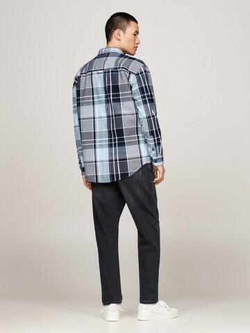 Tommy Jeans Regular fit Button Up Shirt in Blue