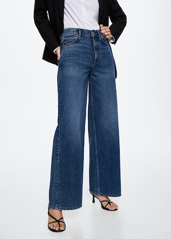 Wide leg Jeans 'Elodi' de la MANGO pe albastru: față