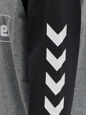 T-Shirt Hummel en gris