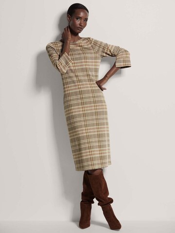 MADELEINE Kleid in Braun: Vorderseite