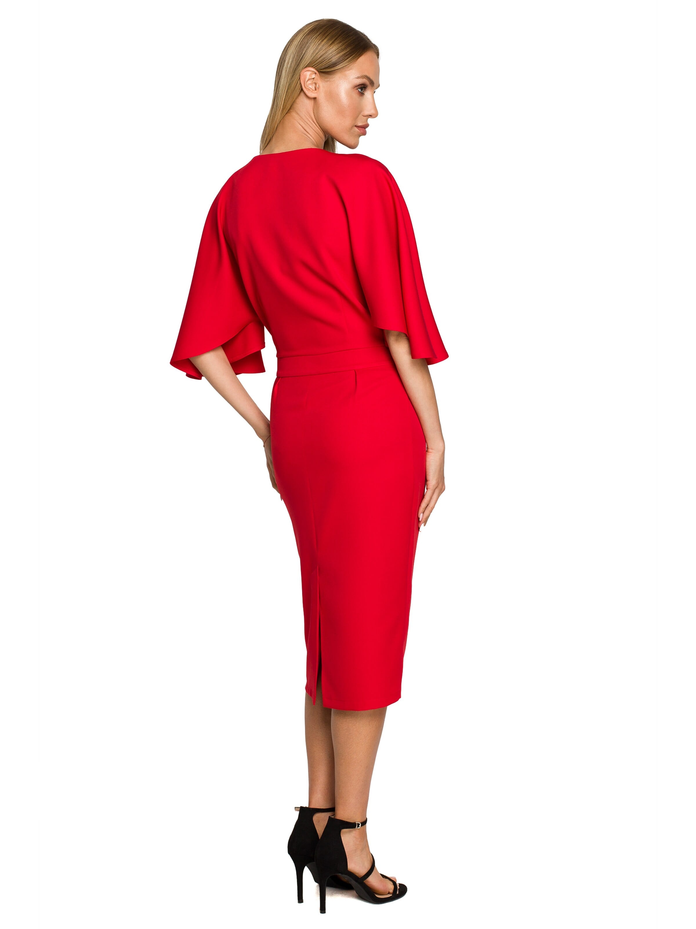 Rochie de la made of emotion pe roșu