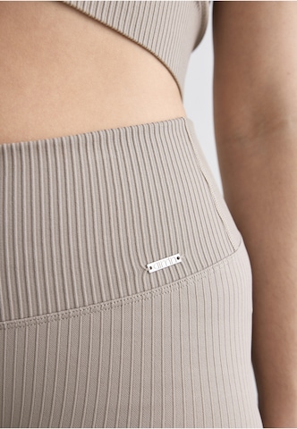 Skinny Pantalon de sport Aim'n en marron