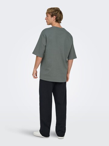 T-Shirt 'ONSRobby' Only & Sons en gris