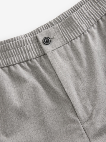 Next Tapered Bandplooibroek in Grijs