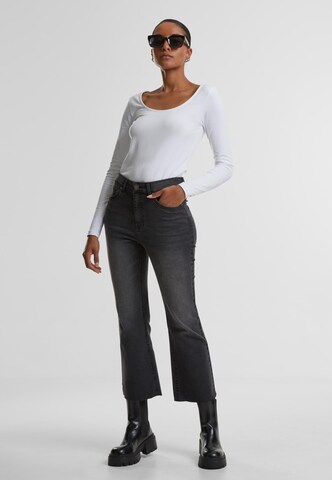 Urban Classics Flared Jeans in Schwarz