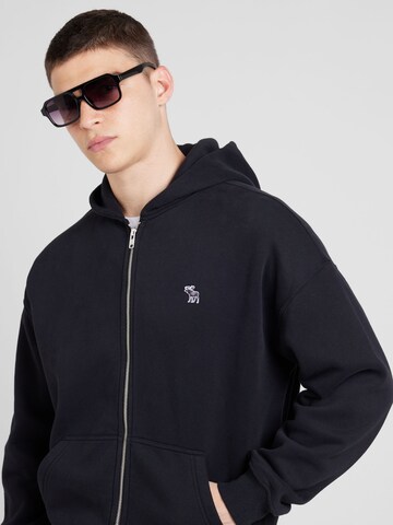 Abercrombie & Fitch Кофта на молнии в Черный