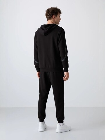 Tommy Life Sweatsuit in Black