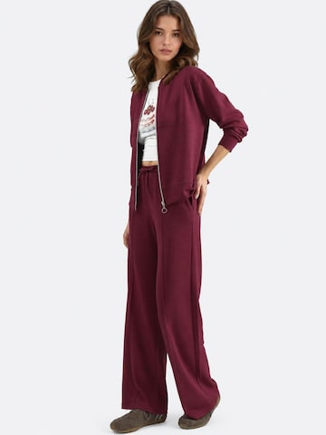 Lady Bersan Leisure suit in Red