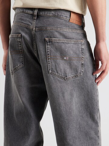 Tommy Jeans Loosefit Jeans 'JAIMIE' in Grau