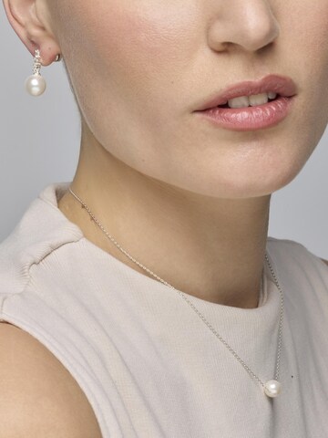 Collana 'Sadah' di Luxenter in bianco