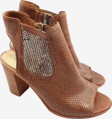 Baldinini Sandals & High-Heeled Sandals in 38 in Brown: front