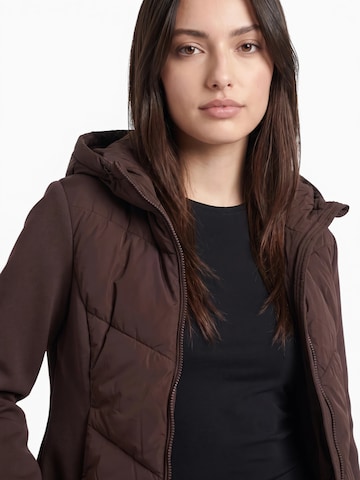 Bershka Přechodná bunda – hnědá