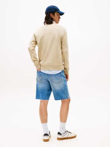 Tommy Jeans Sweater 'ESSENTIAL' in Green