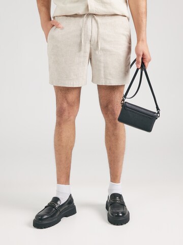 Abercrombie & Fitch Regular Pants in Beige: front