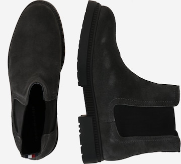 TOMMY HILFIGER Chelsea Boots in Grau