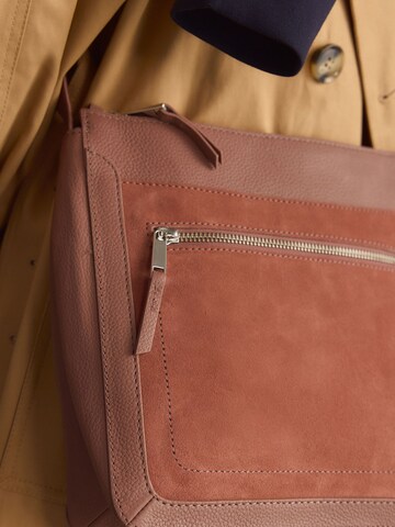 Next Messenger in Pink