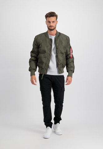 ALPHA INDUSTRIES Overgangsjakke i grønn