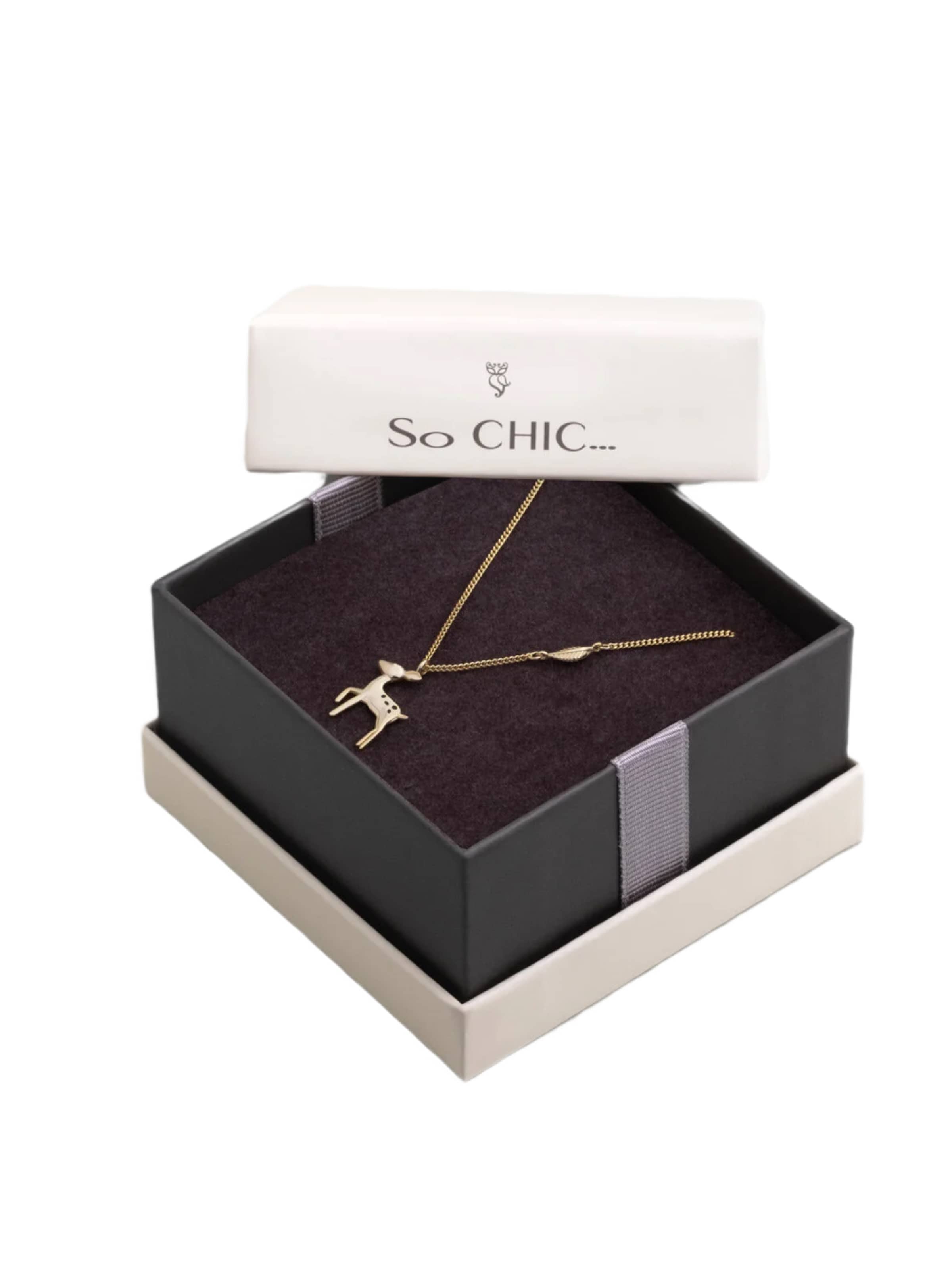 So Chic Necklace in Gold