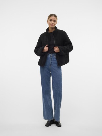 VERO MODA Winterjas 'Sirid' in Zwart