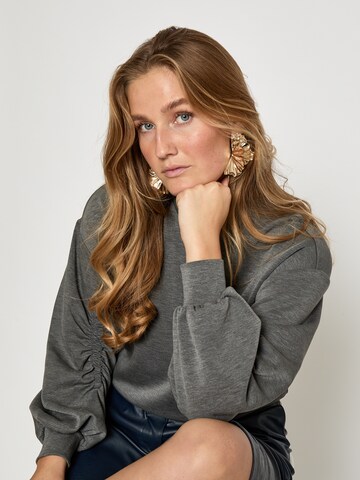 Sweat-shirt 'Sabi' minus en gris