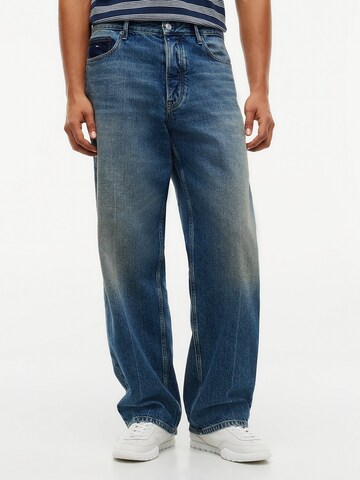 Tommy Jeans Loose fit Jeans 'Jaimie' in Blue: front