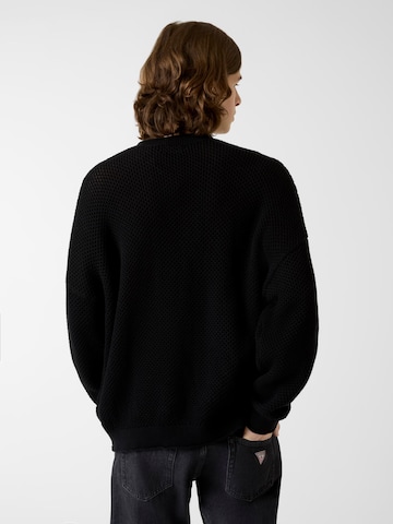 GUESS Pullover in Schwarz