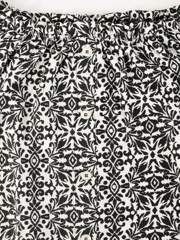 Shape Of You Bluse in Weiß