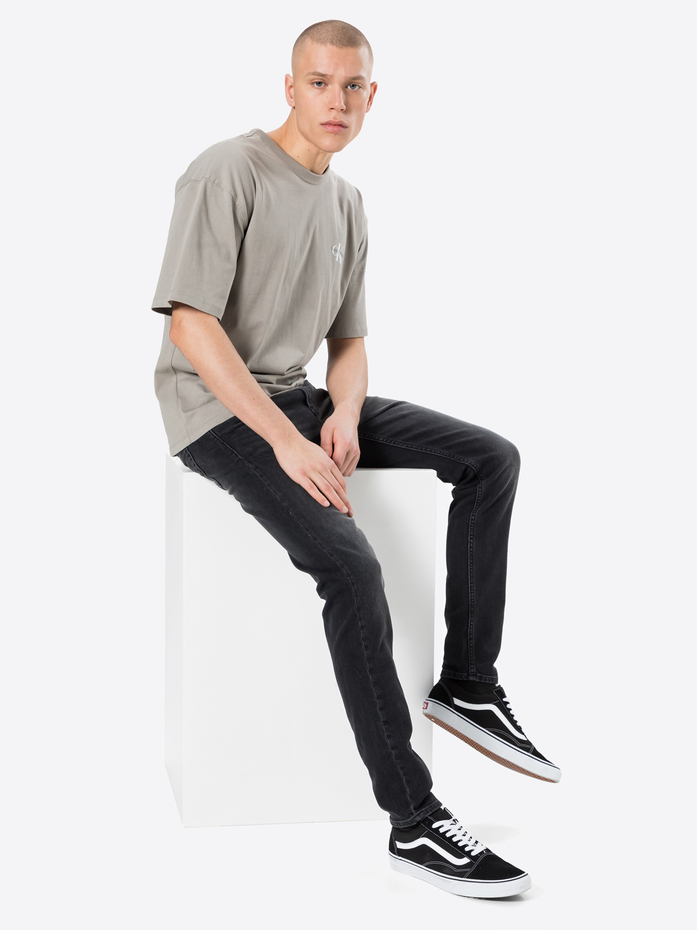Männer Jeans Calvin Klein Jeans Jeans in Schwarz - FJ13817 Männer Jeans Calvin Klein Jeans Jeans in Schwarz - FJ13817